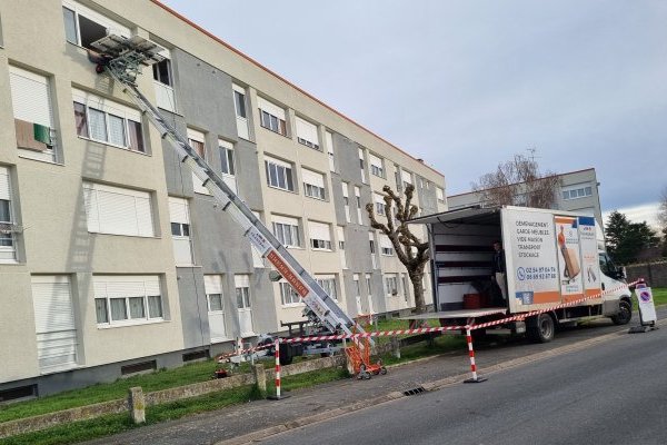 Déménagement d'un 4e étage avec le Monte-Meubles 